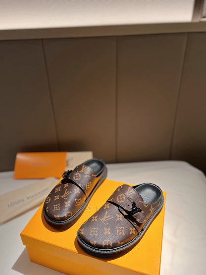 LV Latest Slippers