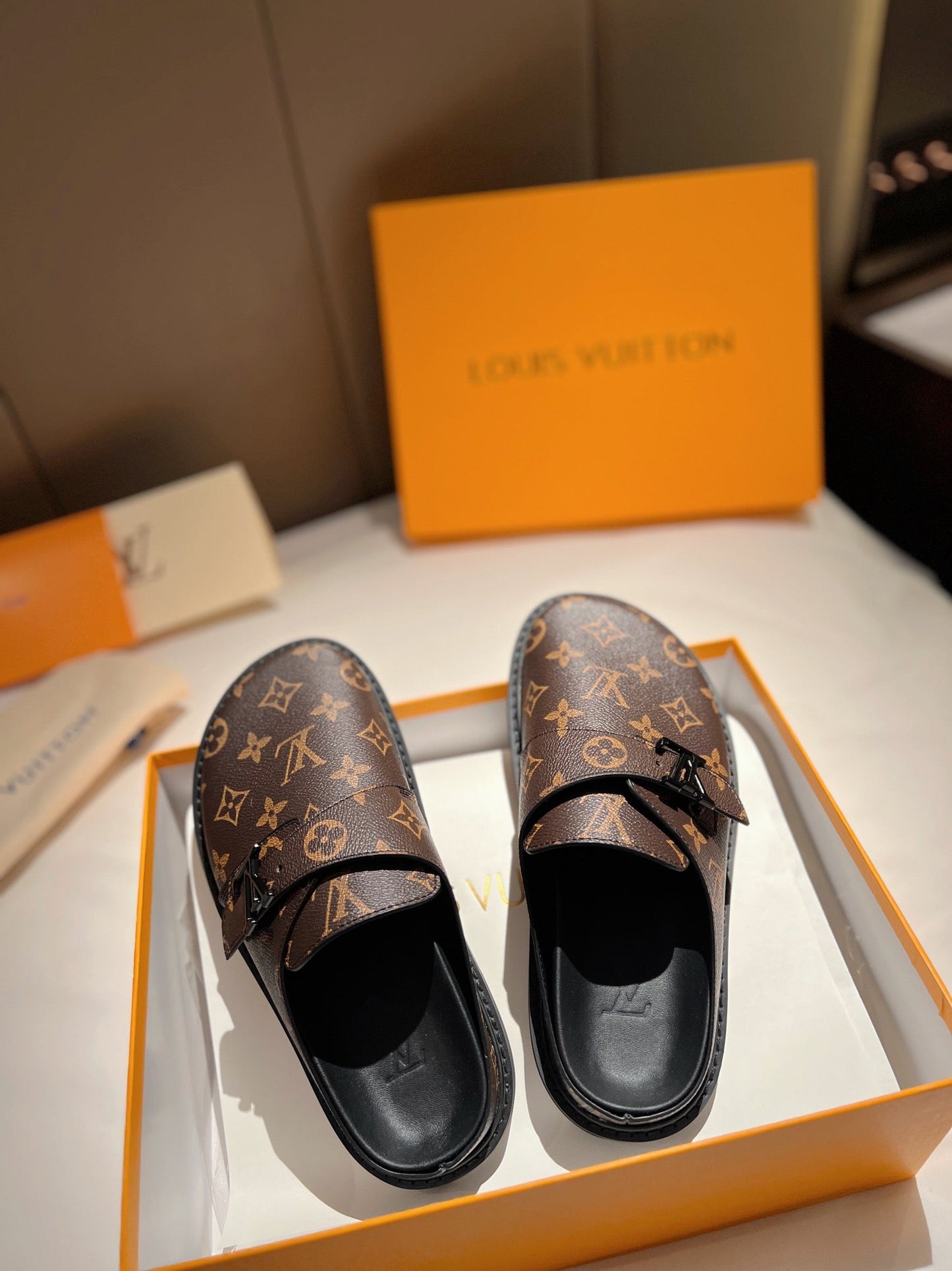 LV Latest Slippers