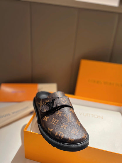 LV Latest Slippers