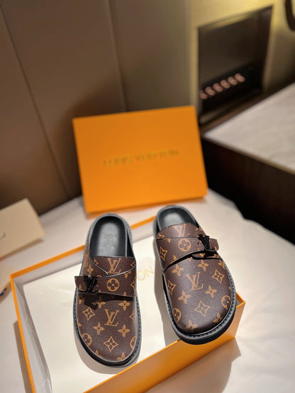 LV Latest Slippers