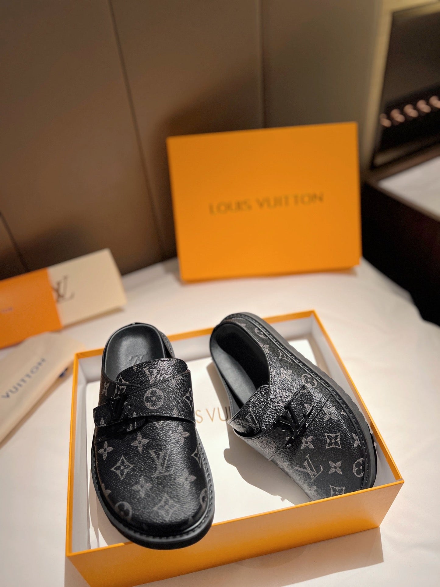 LV Latest Slippers