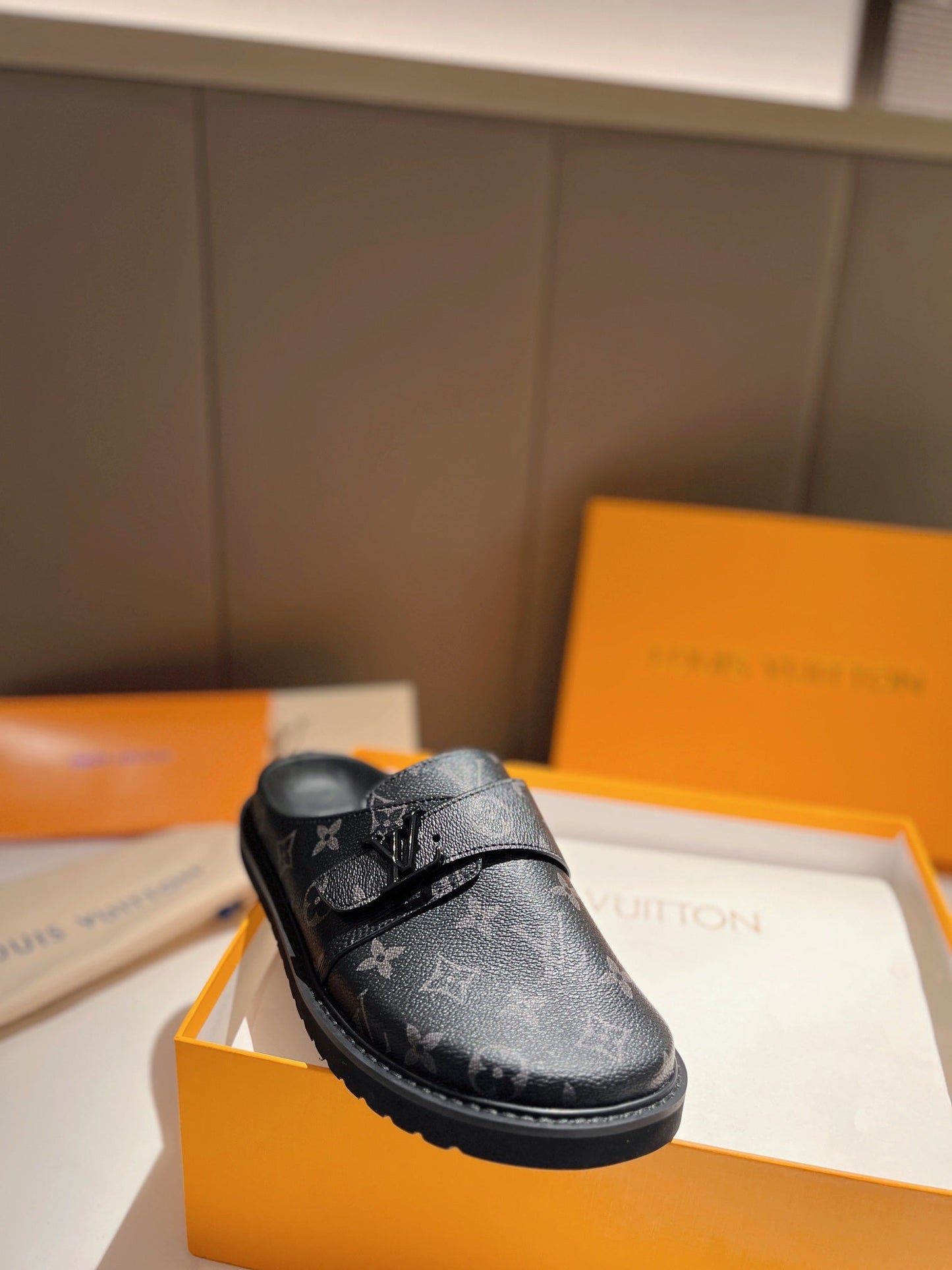 LV Latest Slippers