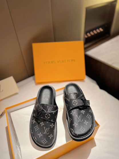 LV Latest Slippers