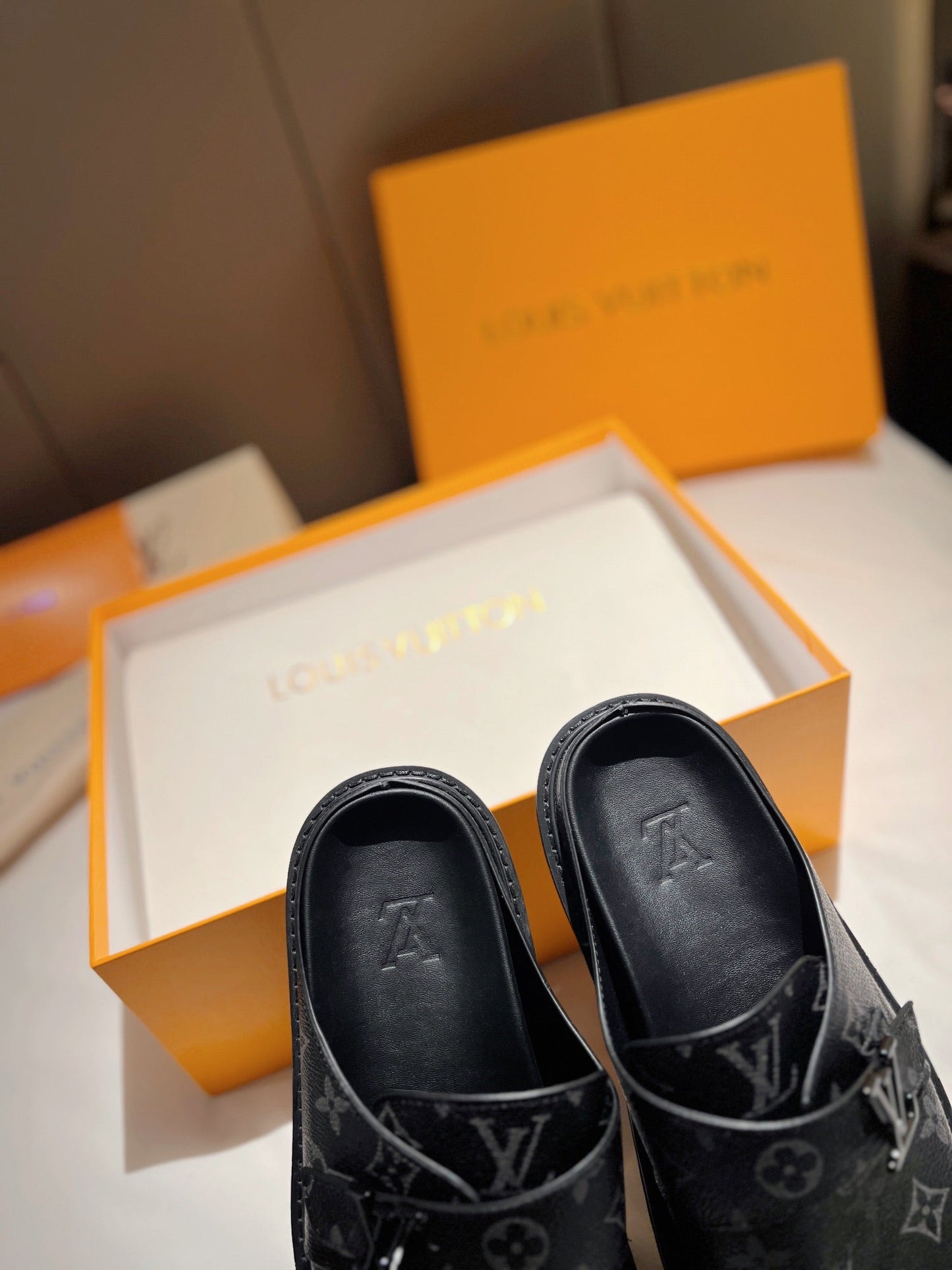 LV Latest Slippers