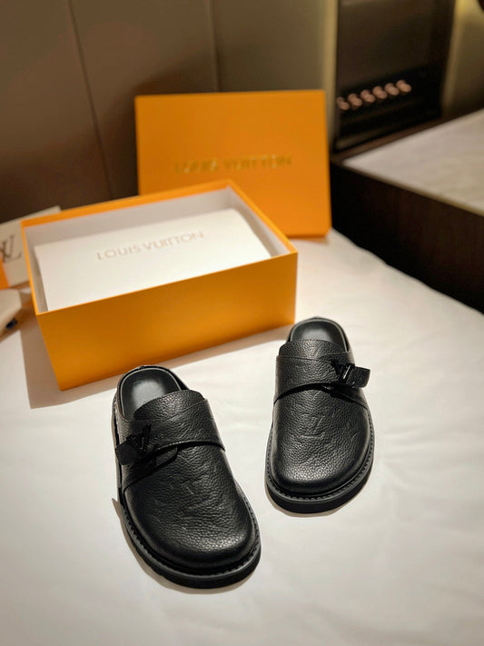 LV Latest Slippers