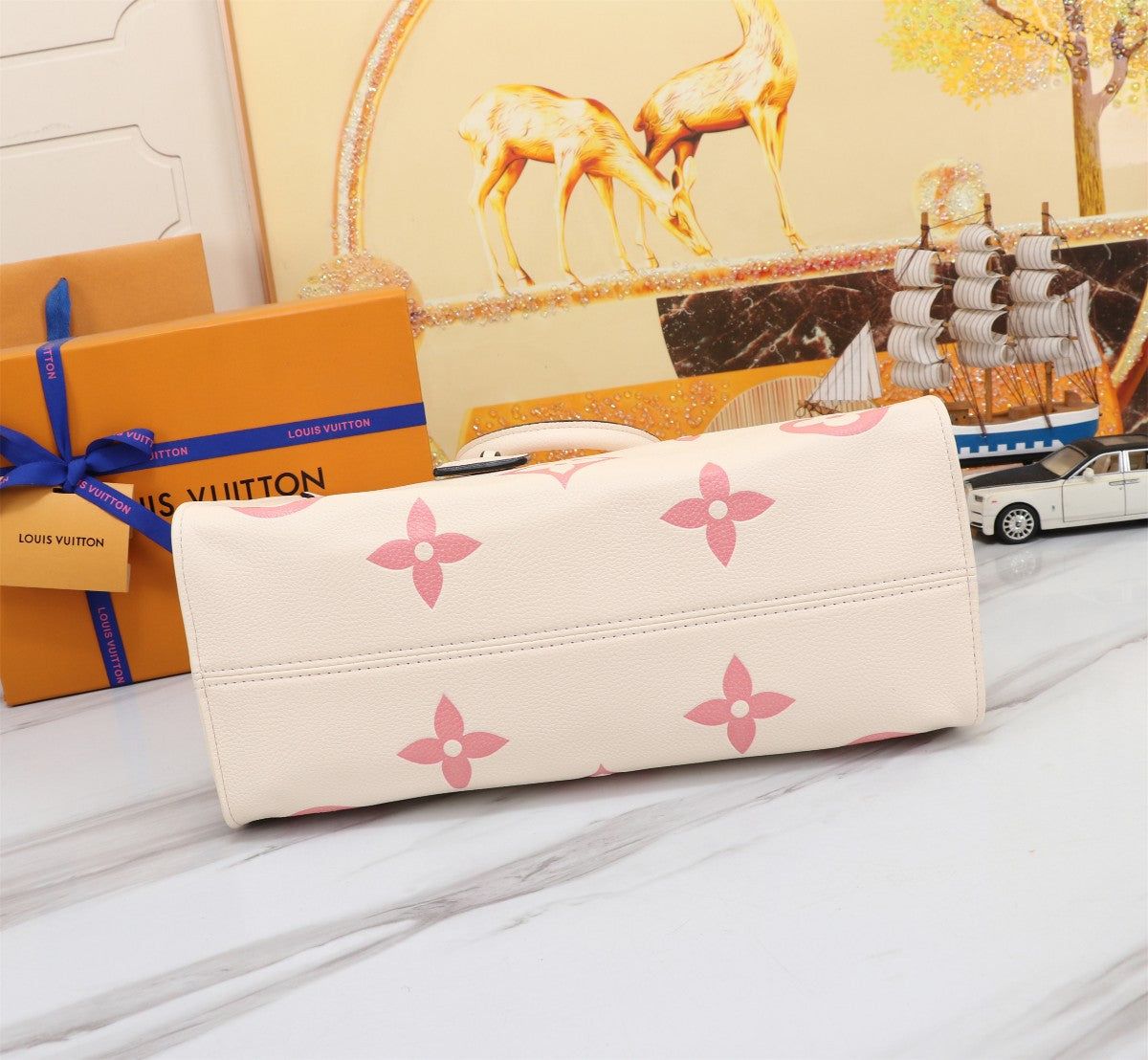 LV ONTHEGO Medium Bag