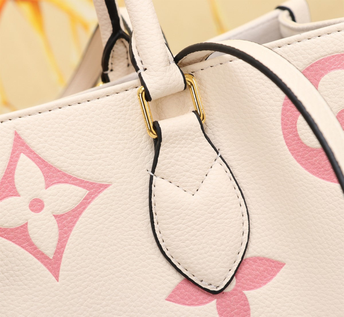 LV ONTHEGO Medium Bag
