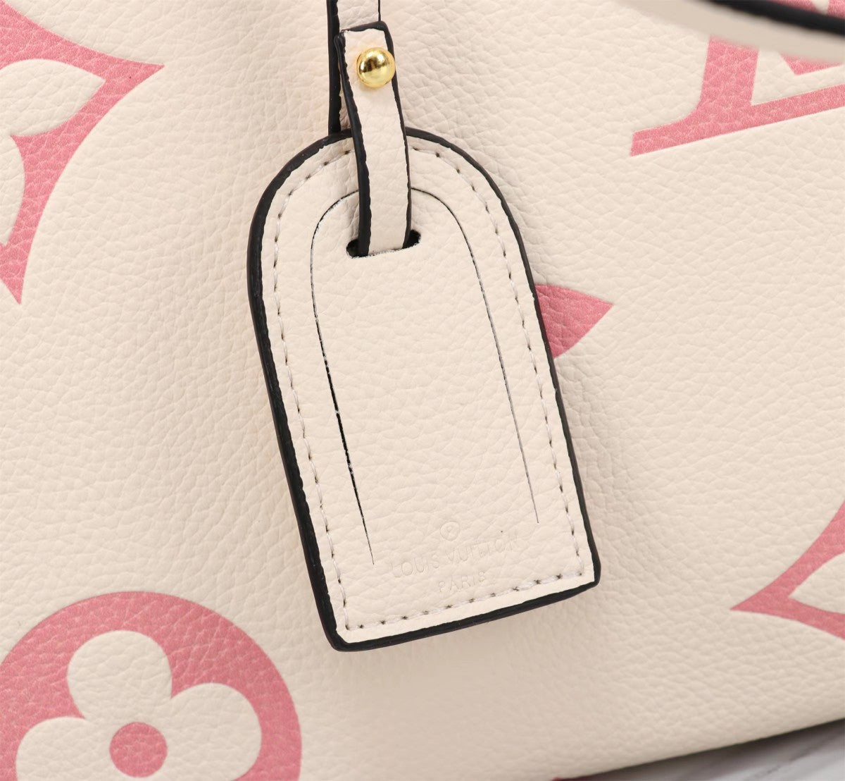 LV ONTHEGO Medium Bag