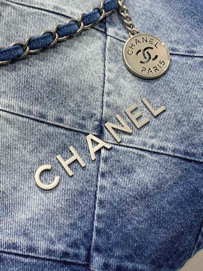 Chanel 22 Shopping Bag
