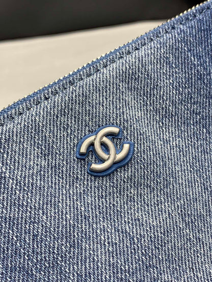 Chanel 22 Shopping Bag