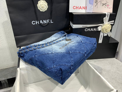 Chanel 22 Shopping Bag