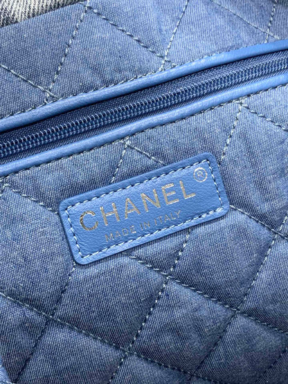 Chanel 22 Shopping Bag