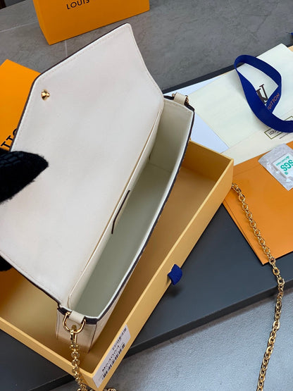LV FÉLICIE POCHETTE Chain Bag