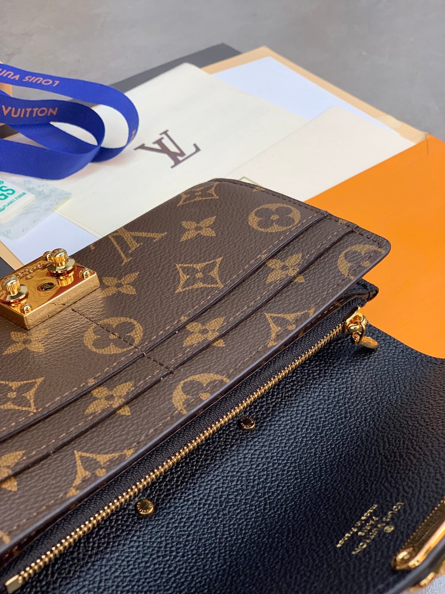 LV Versatile Pallas Wallet