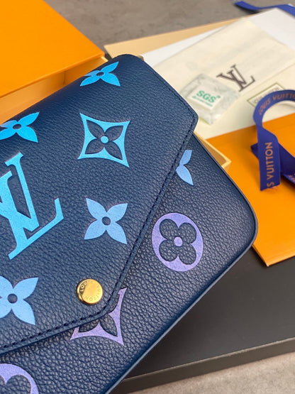 LV FÉLICIE POCHETTE Chain Bag