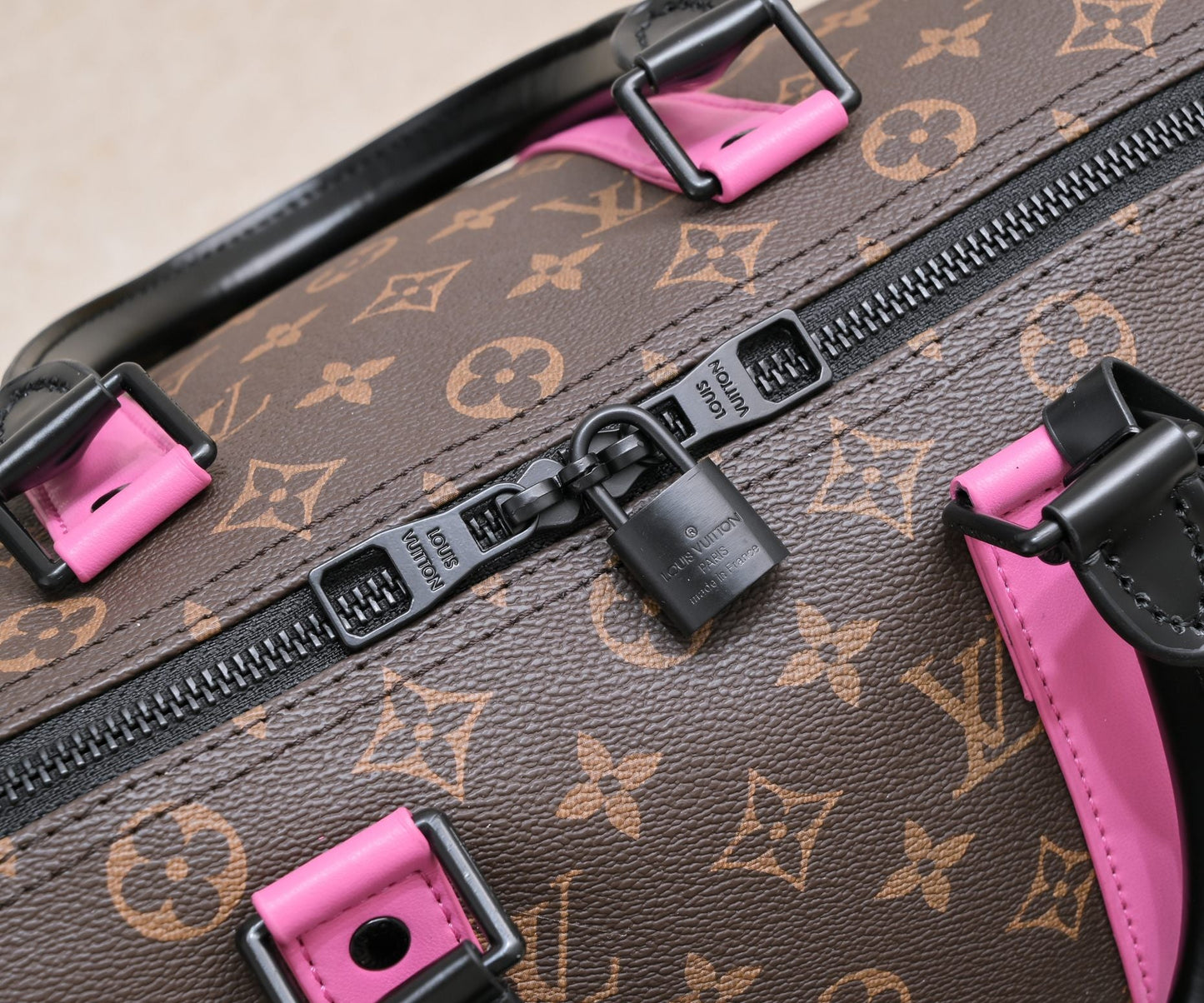 LV Classic Keepall Bandoulière Travel Bag