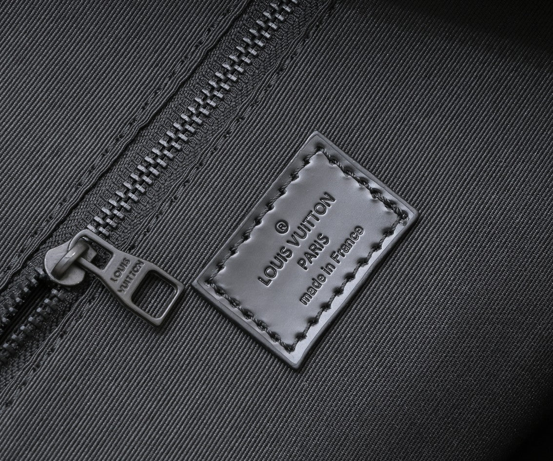LV Classic Keepall Bandoulière Travel Bag