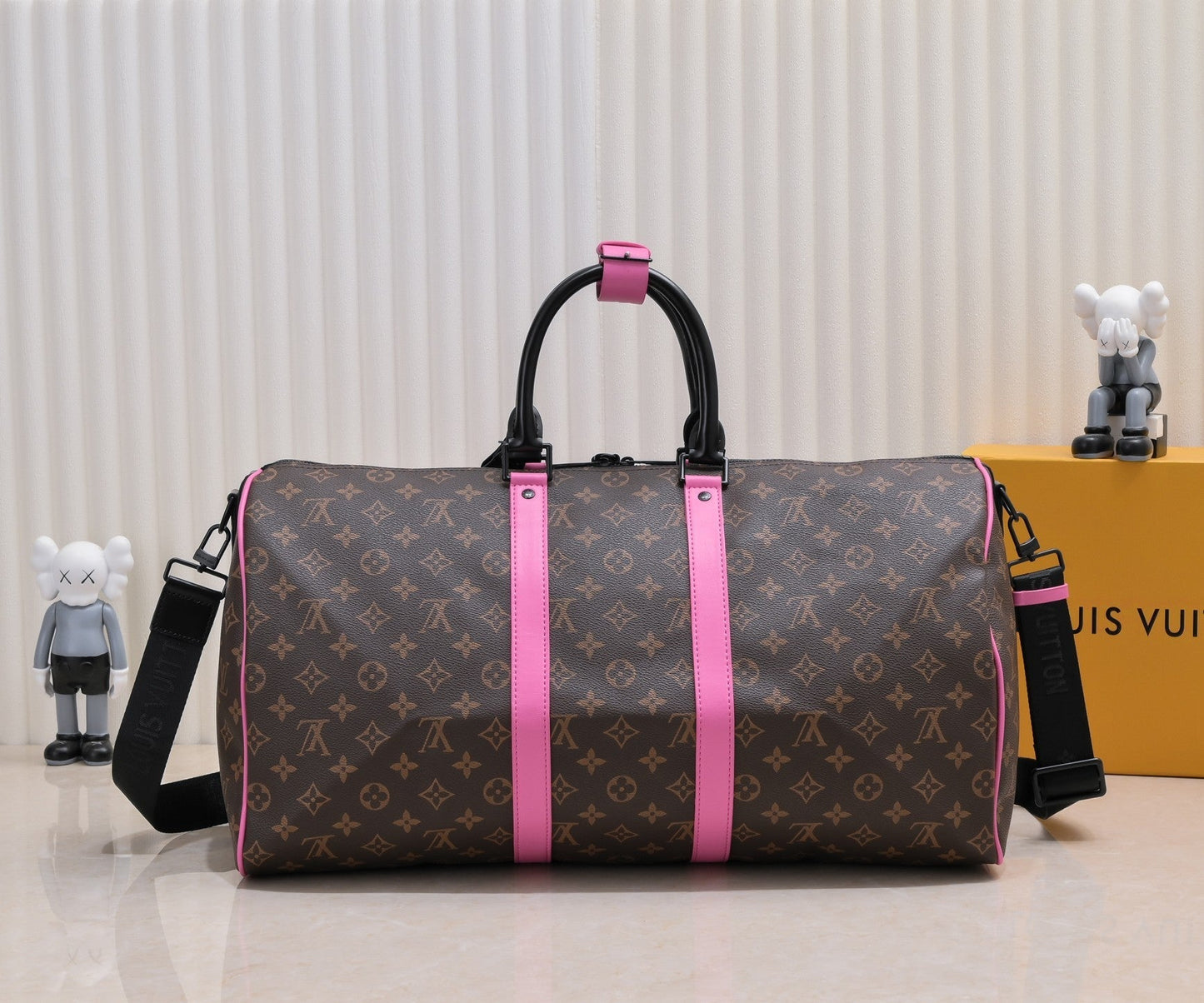 LV Classic Keepall Bandoulière Travel Bag