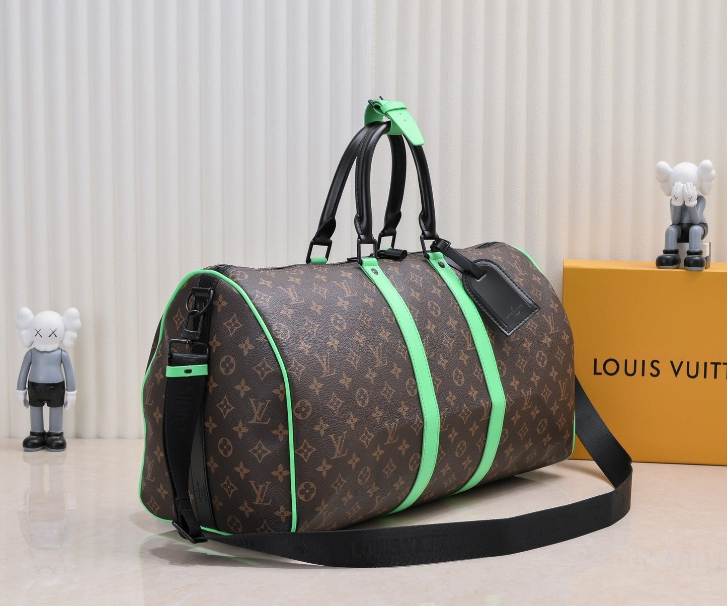 LV Classic Keepall Bandoulière Travel Bag