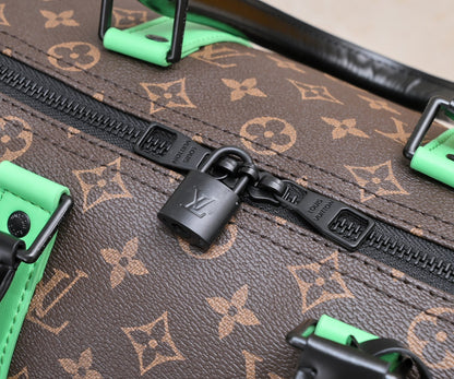LV Classic Keepall Bandoulière Travel Bag