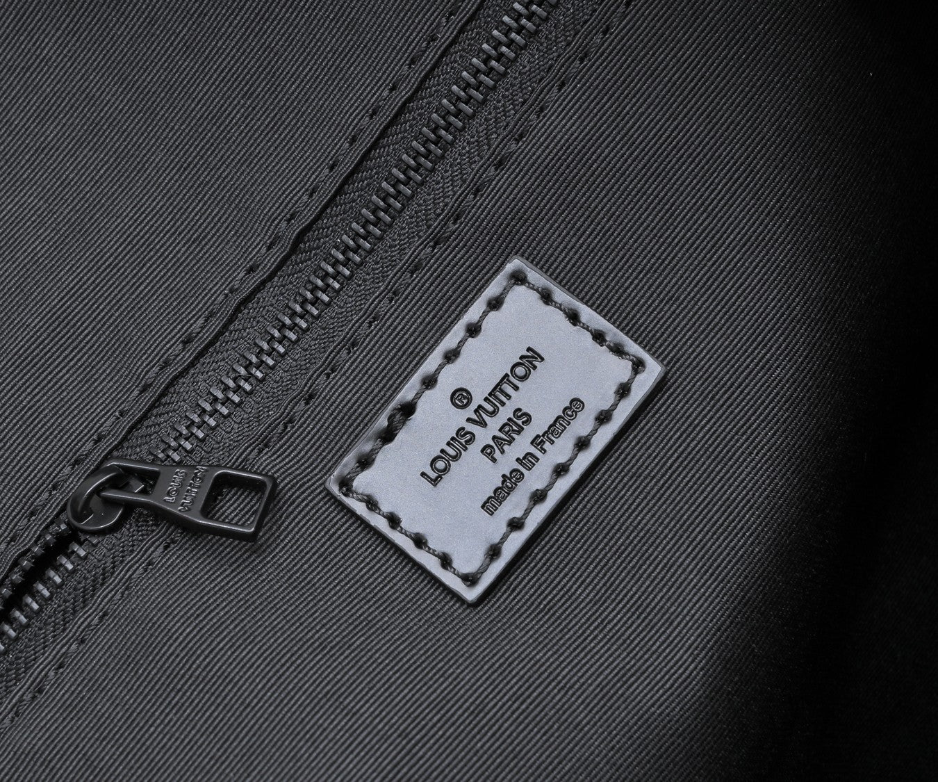 LV Classic Keepall Bandoulière Travel Bag