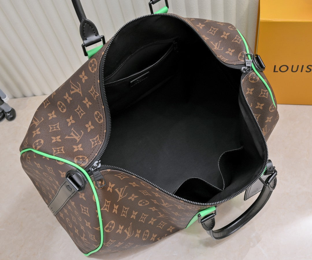 LV Classic Keepall Bandoulière Travel Bag