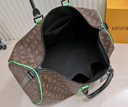 LV Classic Keepall Bandoulière Travel Bag