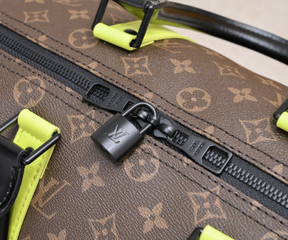 LV Classic Keepall Bandoulière Travel Bag