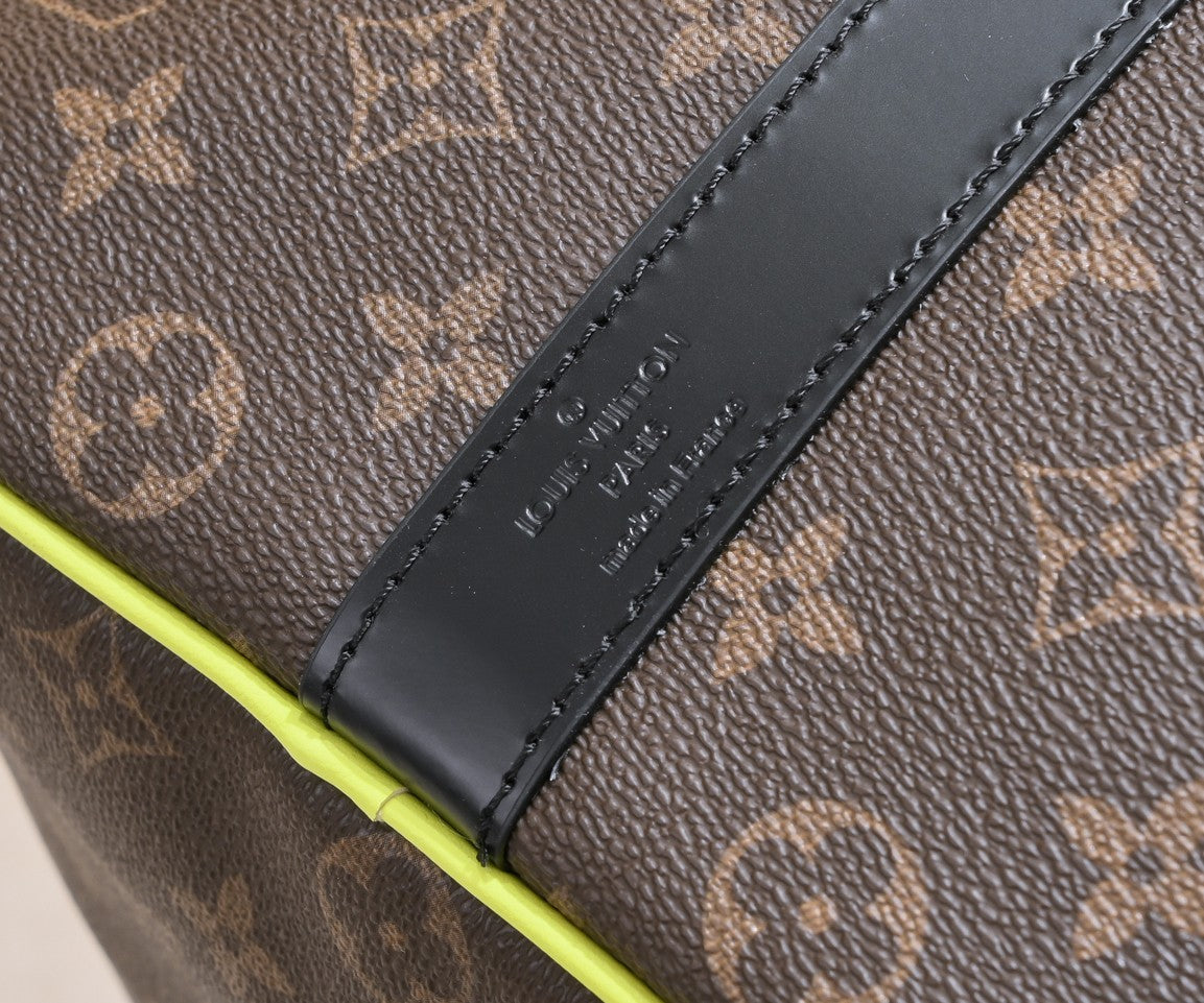 LV Classic Keepall Bandoulière Travel Bag