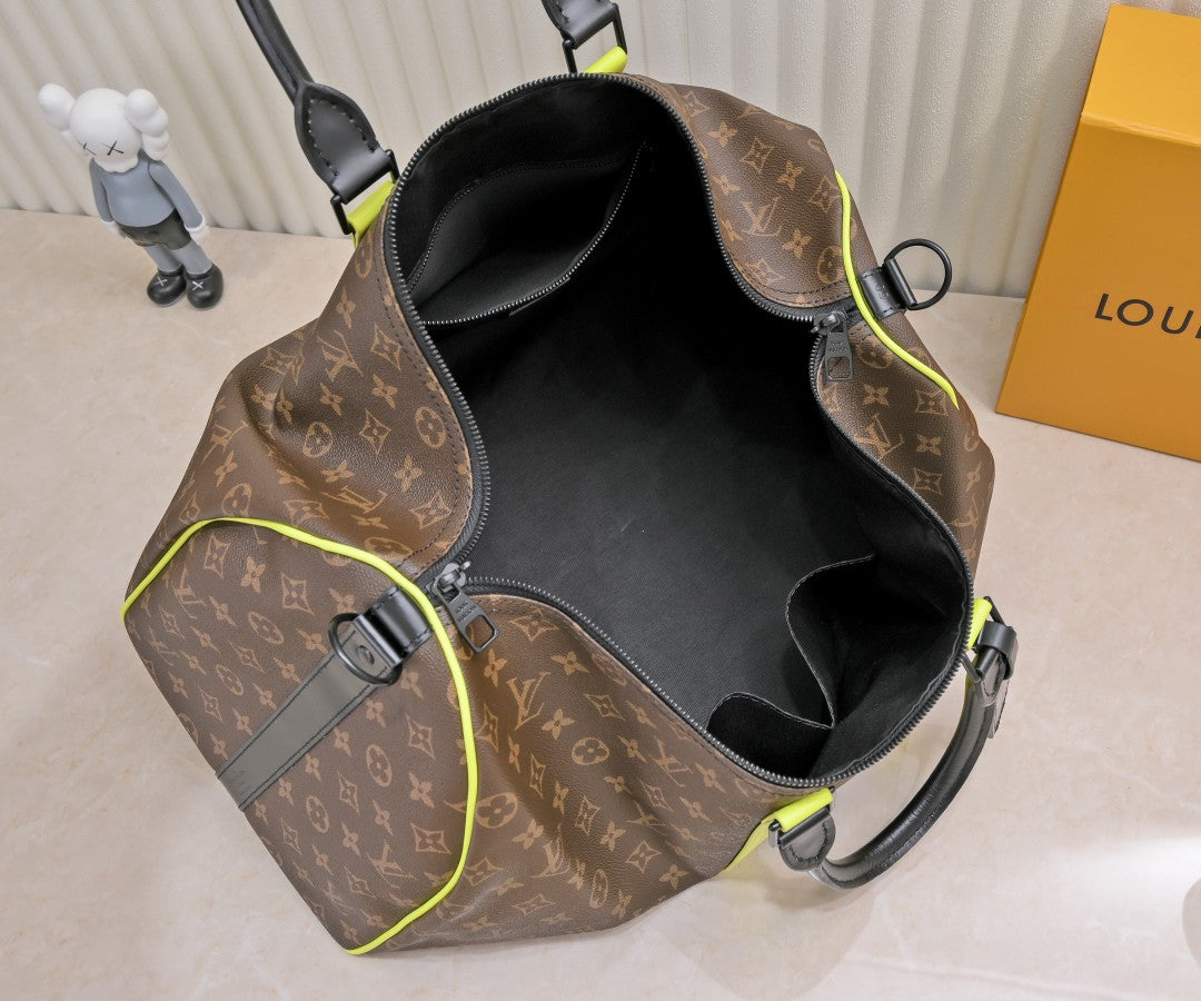LV Classic Keepall Bandoulière Travel Bag