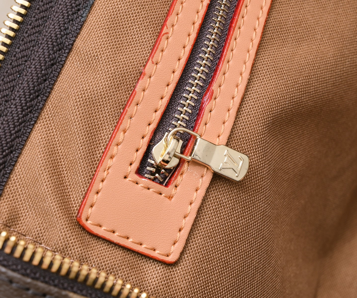 LV Classic Keepall Bandoulière Travel Bag