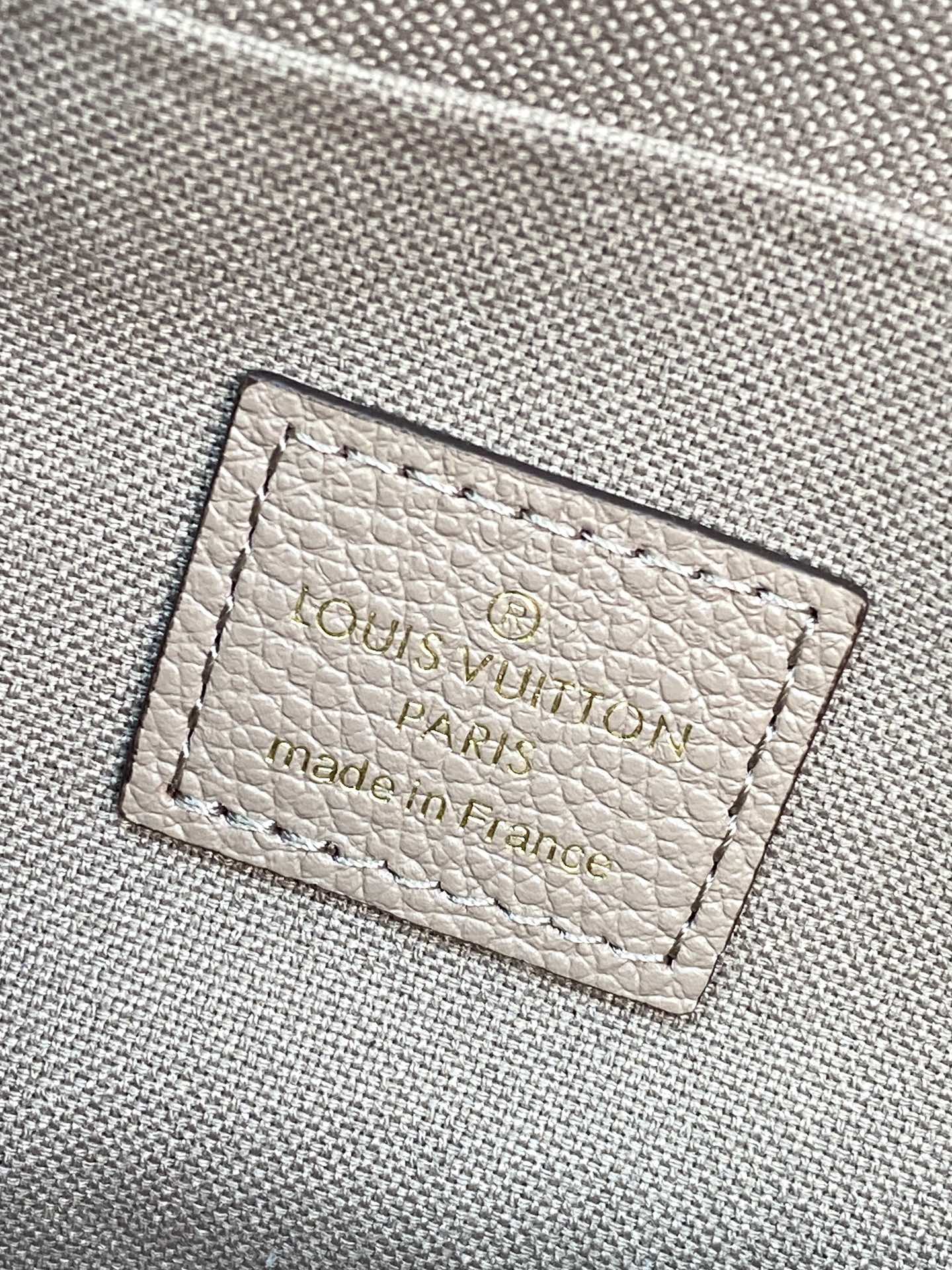 LV FÉLICIE POCHETTE Chain Bag
