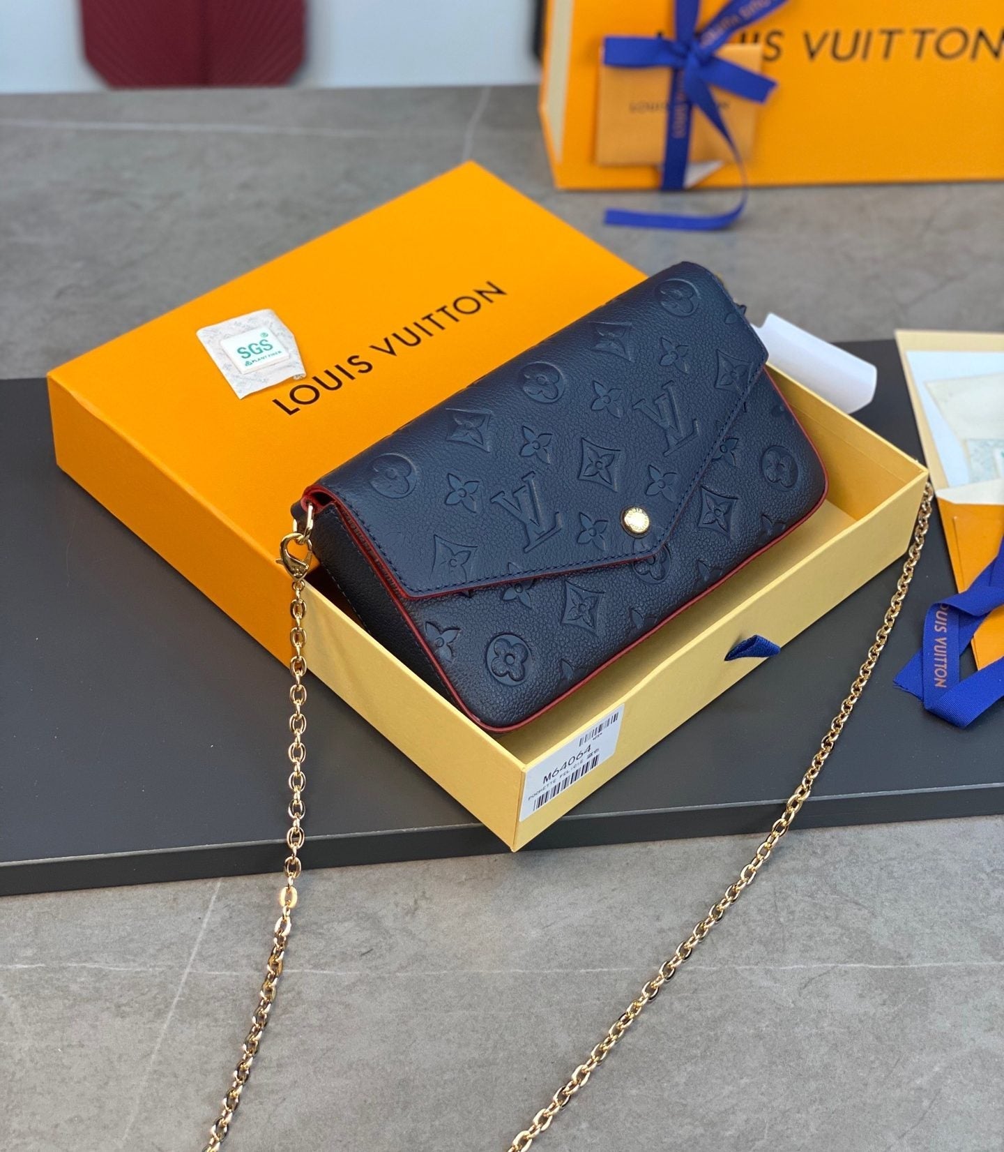 LV FÉLICIE POCHETTE Chain Bag