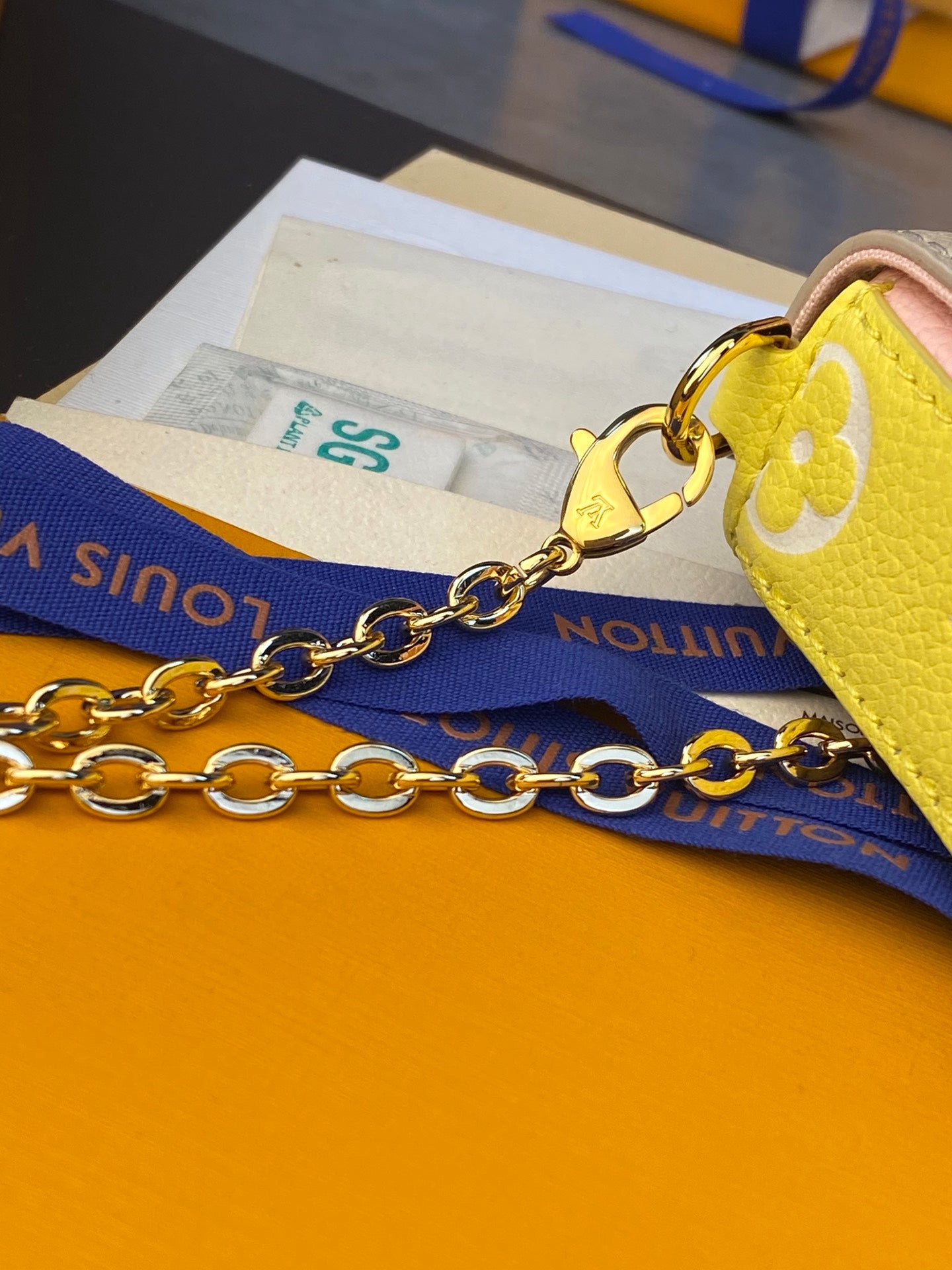 LV FÉLICIE POCHETTE Chain Bag