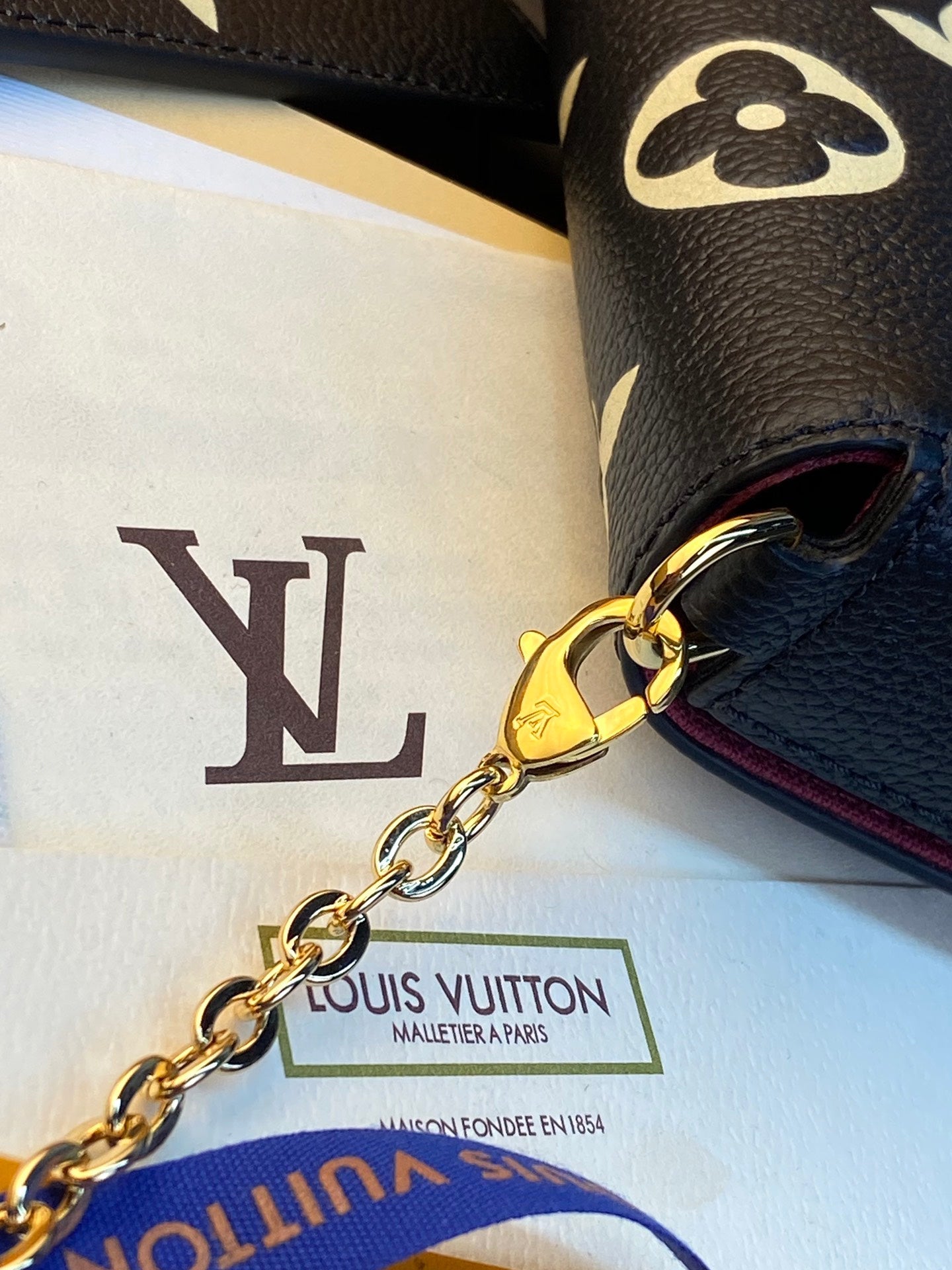 LV FÉLICIE POCHETTE Chain Bag