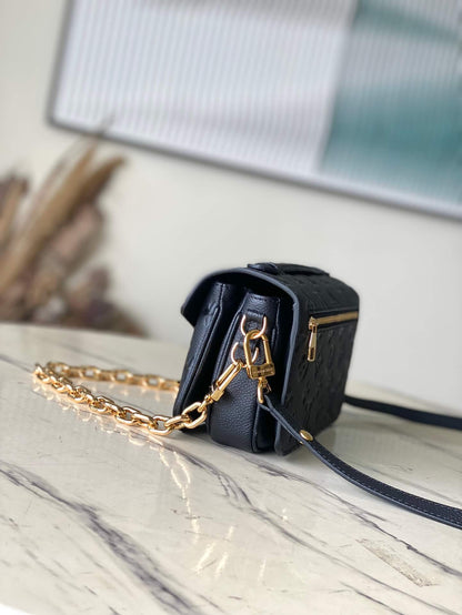 LV Pochette Metis East West Handbag
