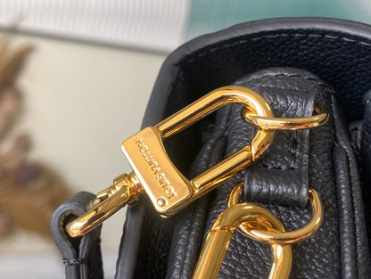 LV Pochette Metis East West Handbag