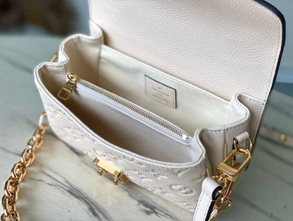 LV Pochette Metis East West Handbag