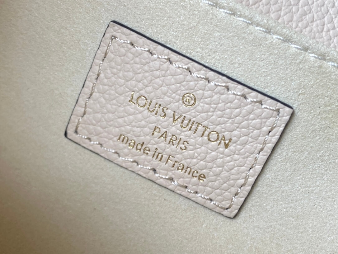 LV Pochette Metis East West Handbag