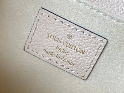 LV Pochette Metis East West Handbag
