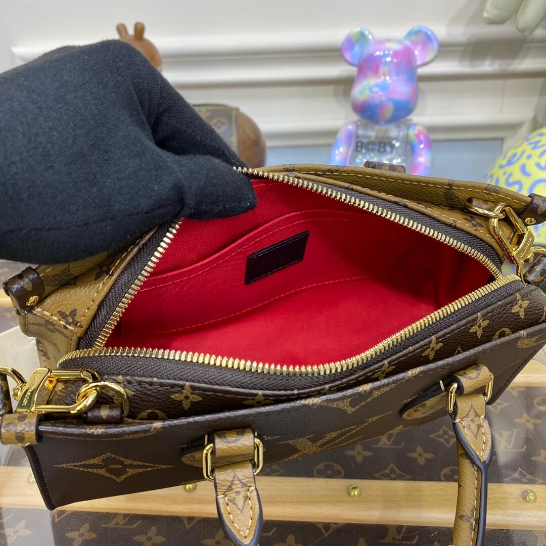 LV ONTHEGO Monogram East West Bag