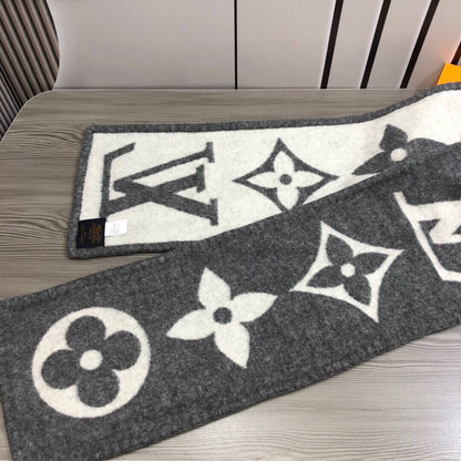 LV Autumn and Winter Scarf