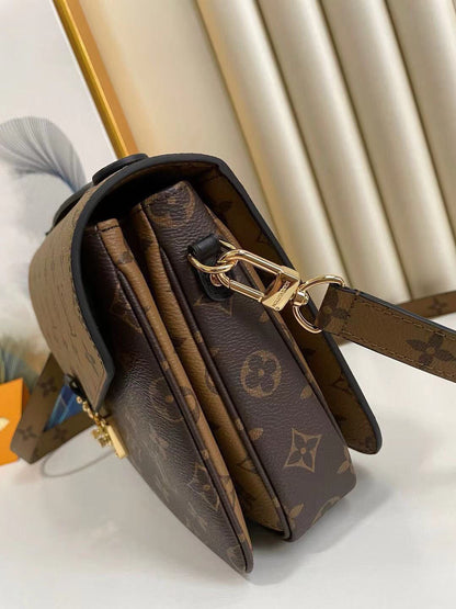LV Pochette Metis