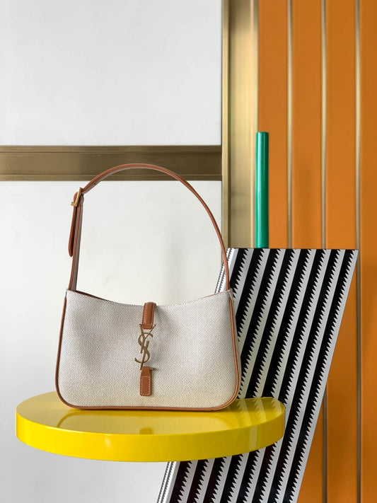 YSL Le 5 À 7 Hobo Bag