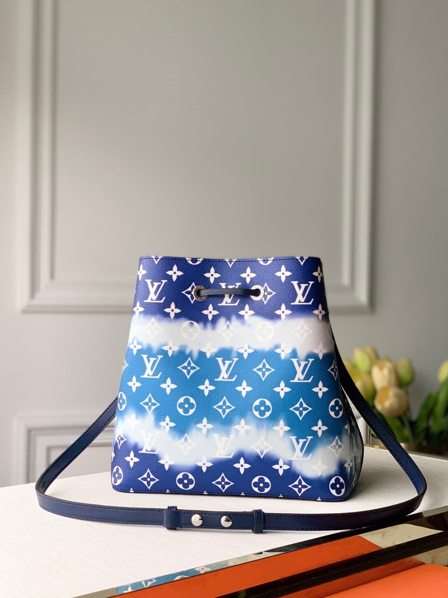 LV Escale NeoNoe Bag