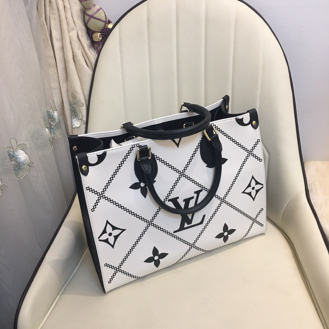 LV ONTHEGO White Bag