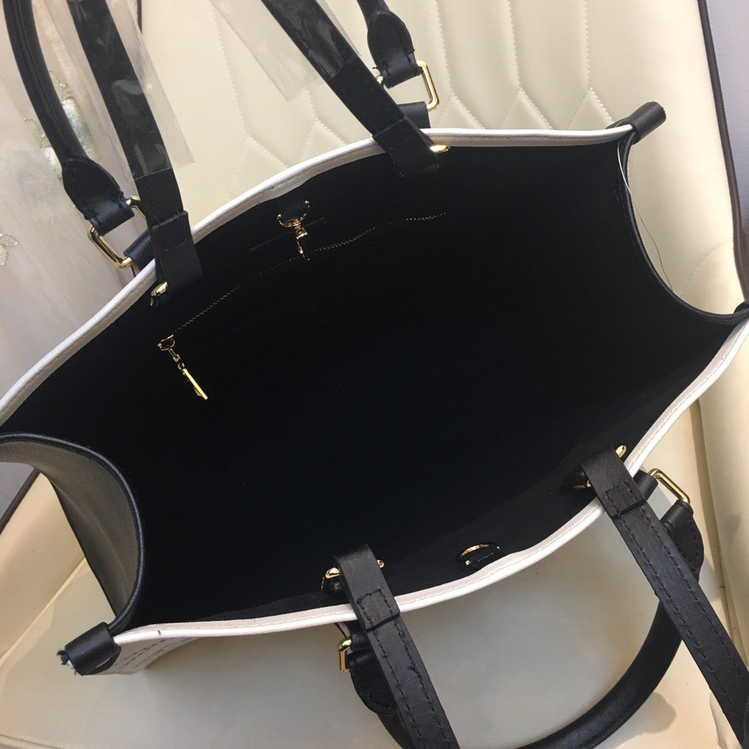 LV ONTHEGO White Bag
