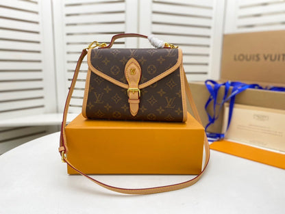 LV Nicolas Ghesquière lvy Bag