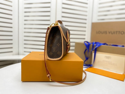 LV Nicolas Ghesquière lvy Bag