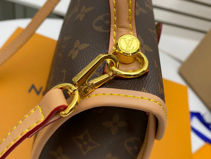 LV Nicolas Ghesquière lvy Bag
